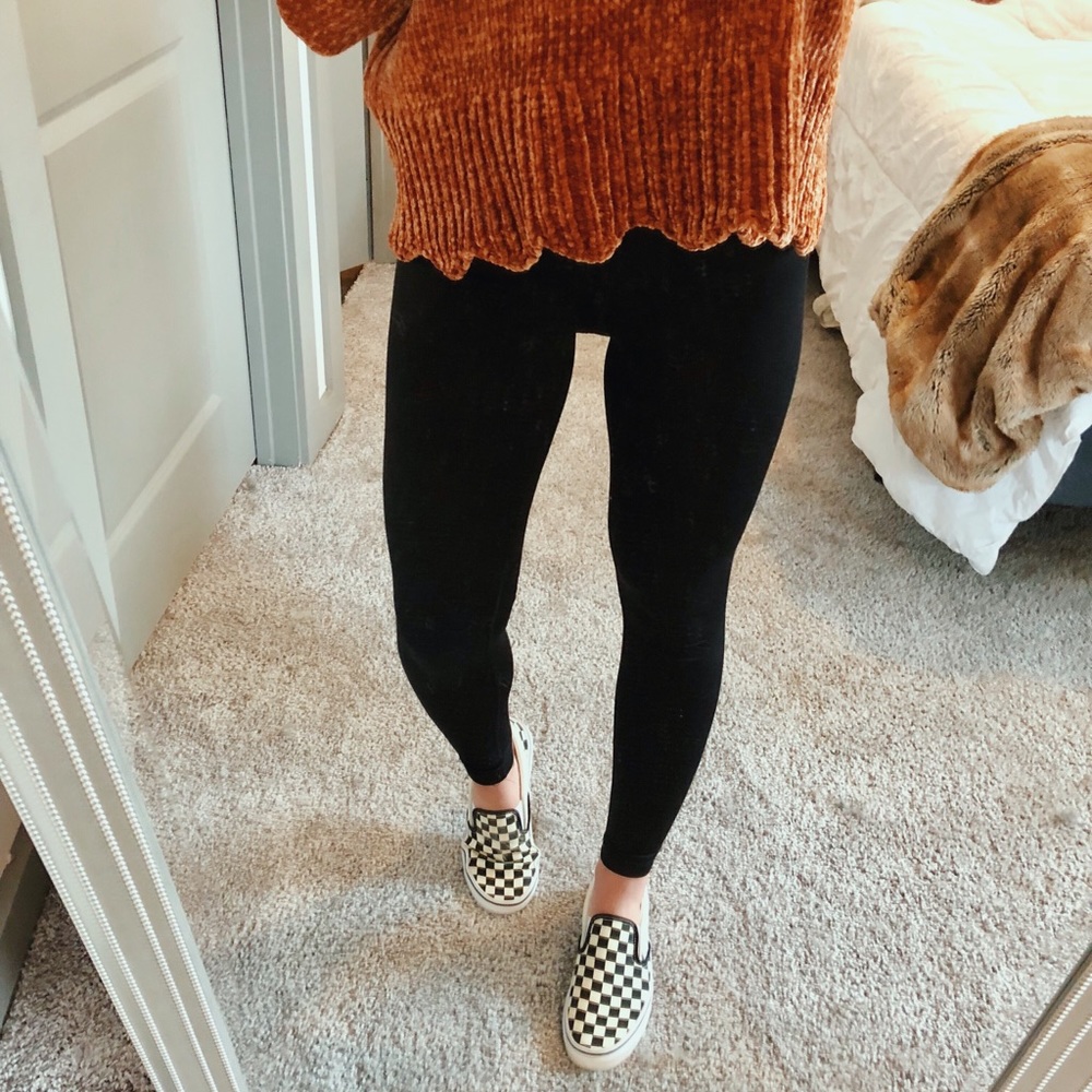 Welcome to my closet 🎉❤️🙈 - Picture 3 of 3
